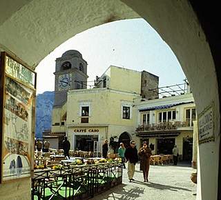 Come godersi la piazzetta di Capri Hotel