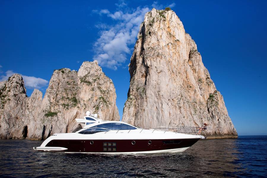 Yachts - Your floating luxury villa off the coast of Italy