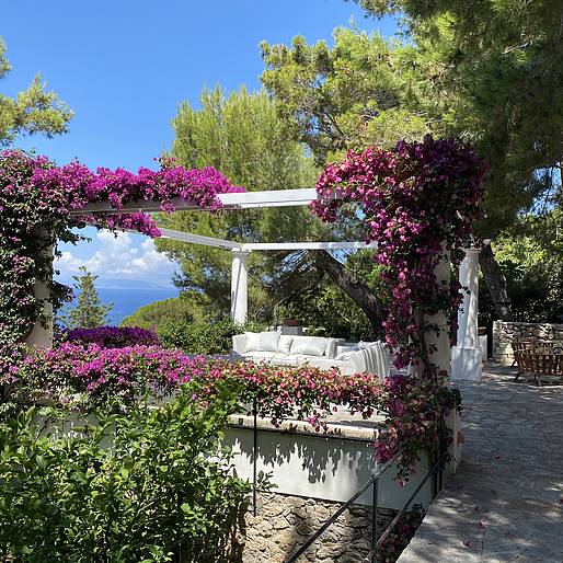 Villa H.