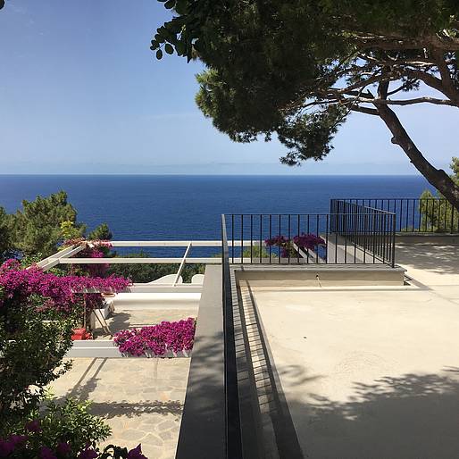 Villa H.