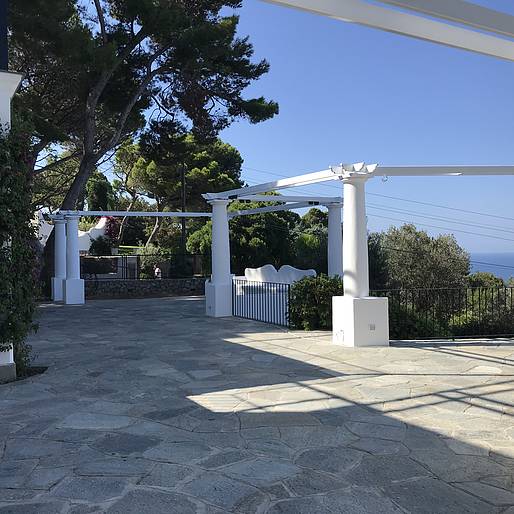 Villa H.