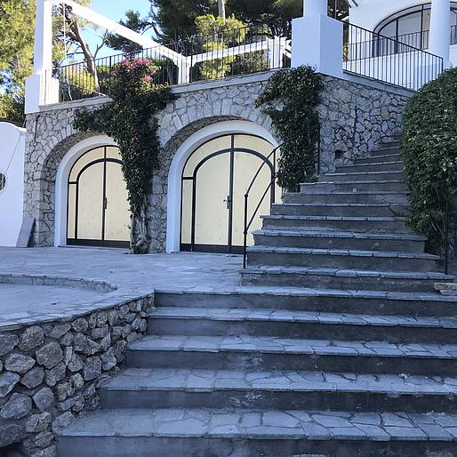 Villa H.
