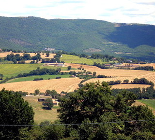 Walk in the countryside and in the history Hotel