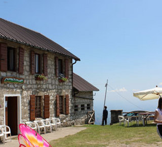 The Cheese Alms Tour on Monte Corno Hotel