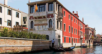 Ca' Nigra Lagoon Resort Venezia Scuola Grande di San rocco hotels