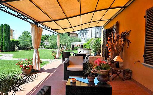 Il Giardino della Pieve B&B and Homes Cascina